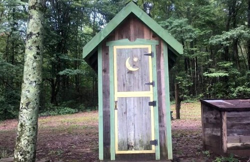 Grandview Cabin | Amazing Tiny House Rental for Unique Romantic Getaways in Tennessee