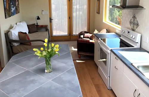 Canoncito Cottage | Amazing Views - Sangre Mountain View Guest House