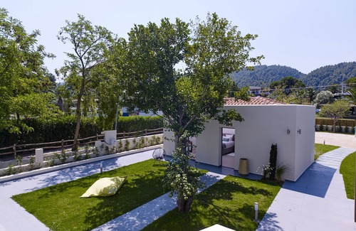 Vourvourou Villa | Amazing villa right on the beach feet in the water