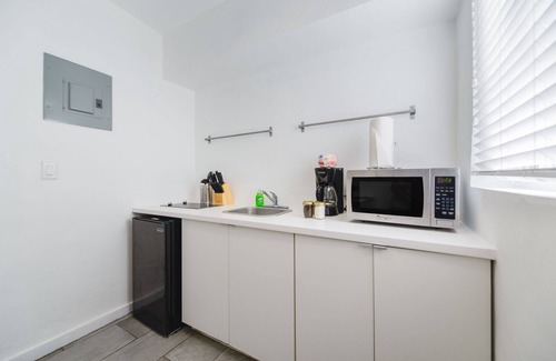 Northeast Miami Condo | Amazing Zen Studio 15 min from the beach
