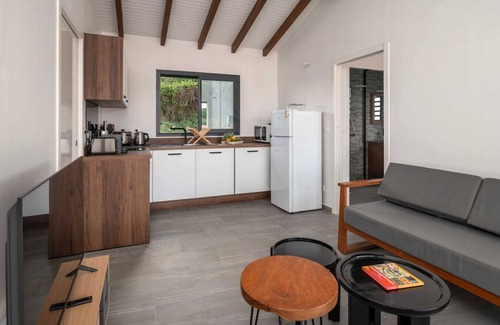 Les Abymes House | Amazon villa near new hospital private pool