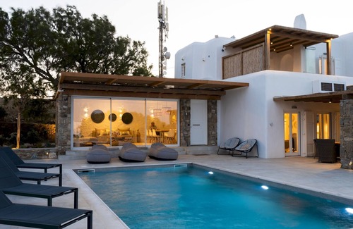 Agios Ioannis Villa | Ambiente Villas -5 Bd Villa Mykonos-agios Ioannis