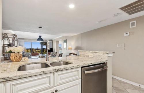 Amelia City House | Amelia Surf and Racquet Club Condo - Ocean Front - 2nd Floor - Pools - Tennis Courts - Sleeps 6