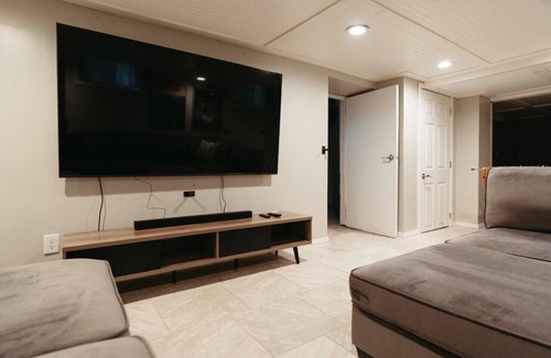 Peoria House | American Foursquare by DT Peoria - King Beds Home Theater Fully Equipped Kitchen