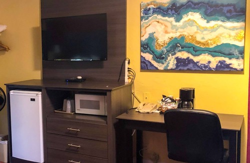 Munras Avenue Hotel | Americas Best Value Presidents Inn on Munras
