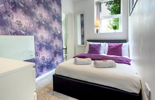 Moseley Apartment | AMETHYST Delightful Suite In Moseley Mews, Birmingham By StayStaycations