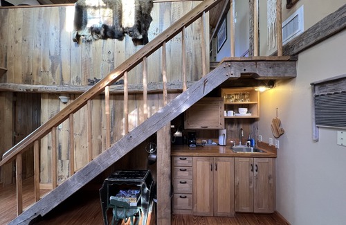 Fredericksburg Cabin | Amish cabin at Wolf Creek Guest Ranch