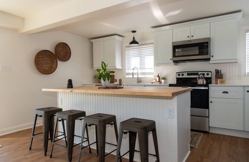 Witmer Cottage | Amish Cottage, Hot Tub, on Mill Creek