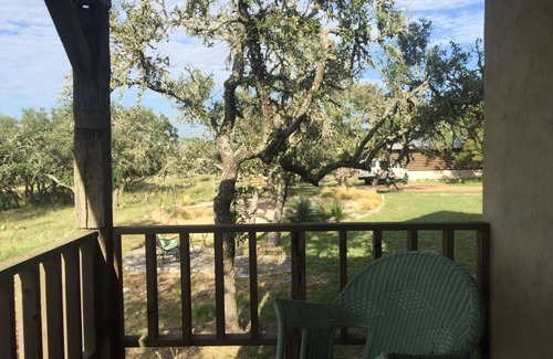 Fredericksburg Cabin | Amish Sunset Cabin at Wolf Creek Guest Ranch