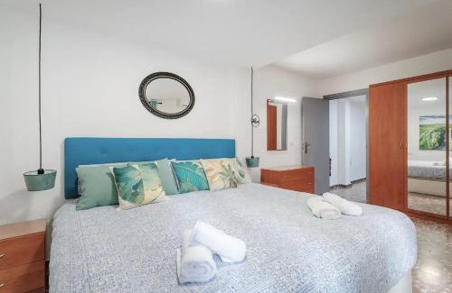 Campoamor Apartment | Amparo Home near ADDA Auditorium & Plaza de Toros Breakfast included