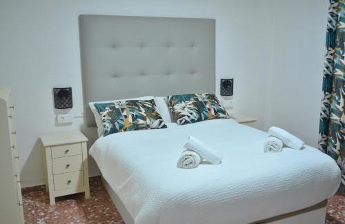 Campoamor Apartment | Amparo Home near ADDA Auditorium & Plaza de Toros Breakfast included