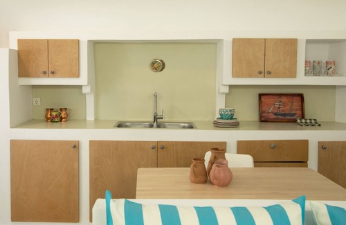 Akrotiri Apartment | Amphora Cave suite in Akrotiri