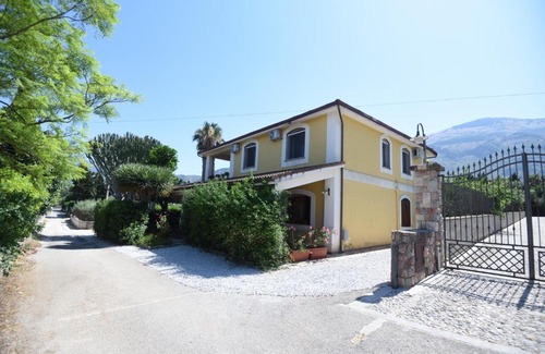 Villa Grazia di Carini Apartment | Amunì da Vita e Pietro