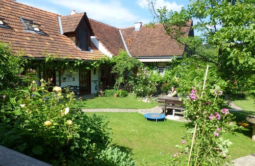Harrachberg Apartment | An earthly paradise on a southeast Styrian hill