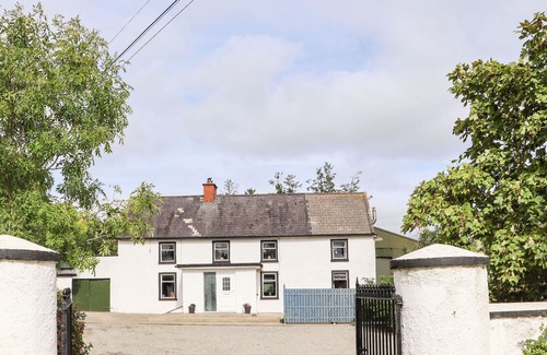 Clonroche House | AN GRIANAN, pet friendly, with open fire in Adamstown, County Wexford