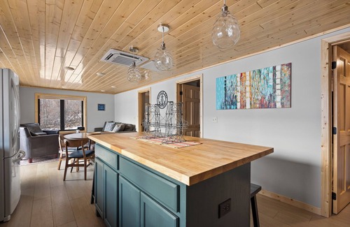 Pequot Lakes Cabin | Anchor Bay-Feet from water's edge|Deck|Grill|