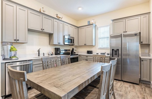 West Kissimmee Cottage | Anchor Cottage with Private Pool near Disney and Margaritaville Resort & Island.