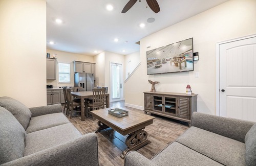 West Kissimmee Cottage | Anchor Cottage with Private Pool near Disney and Margaritaville Resort & Island.