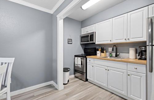 Gulf Gate Estates Apartment | Anchor house 1 Bath/Bed condo, less than 10 min from Siesta Beach