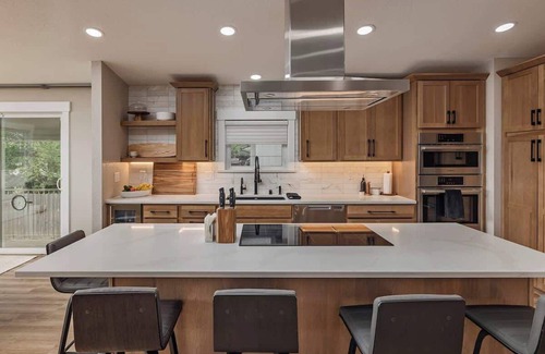Turnagain House | Anchorage Nordic Retreat