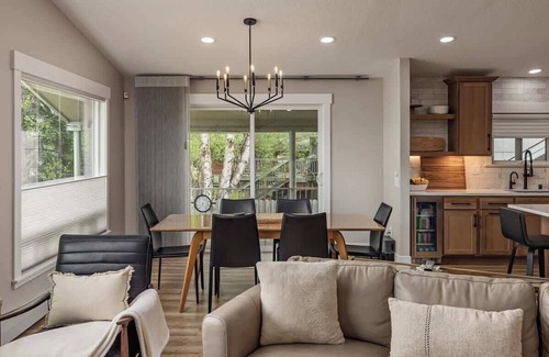 Turnagain House | Anchorage Nordic Retreat