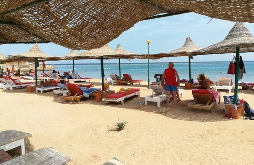 Al Mamsha El Seyahi Ski Chalet | Andalusia Blue Beach Hurghadaشالية ايجار الغردقة