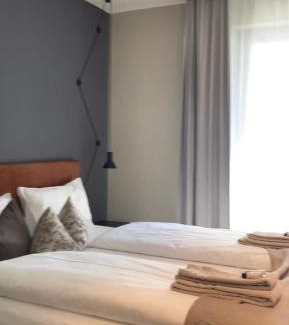 Goeschenen Apartment | Andermatt Chalet Style Ski Wohnung Zimmer Nur fuer Frauen