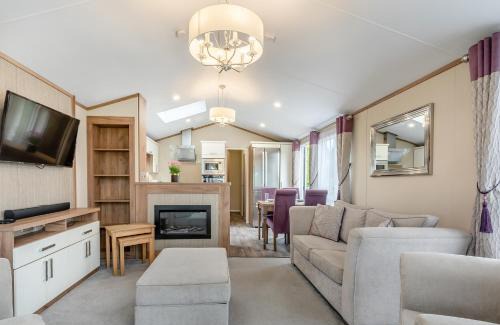 Axminster Resort | Andrewshayes Orchard Retreat