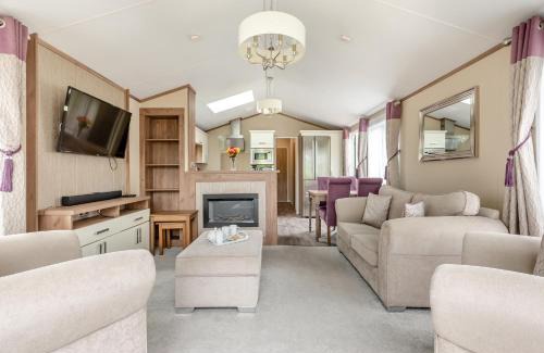 Axminster Resort | Andrewshayes Orchard Retreat