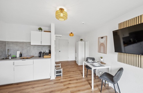 Kaiserslautern Apartment | ANDRISS: Study & Work Apartment - WIFI - Kitchen