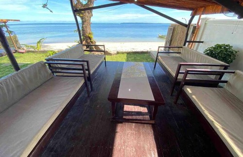 General Luna Apartment | Angelito's Beach House 4 bedroom