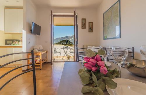 Fiumelatte Apartment | Angolo con Vista