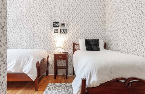 Stratford Apartment | Annabelle Stone Maiden Inn