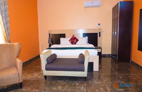 Ofin Hotel | Annes Luxury Suites Ltd