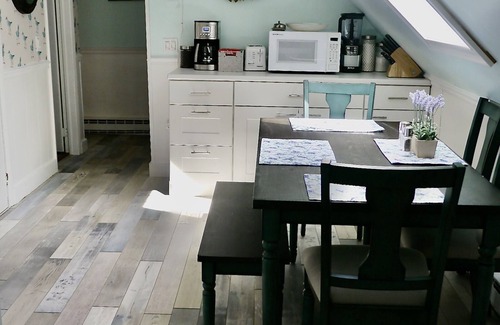 Southwest Harbor Apartment | Anny's Treetop on the Quietside Mt Desert Island,& Acadia National Park