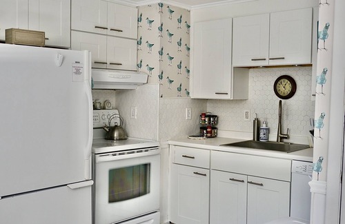 Southwest Harbor Apartment | Anny's Treetop on the Quietside Mt Desert Island,& Acadia National Park