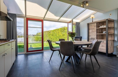 Hoofdplaat House | Antibes 280 - Kustpark Village Scaldia - Detached holiday home directly at the lake with spacious garage and bicycle storage.