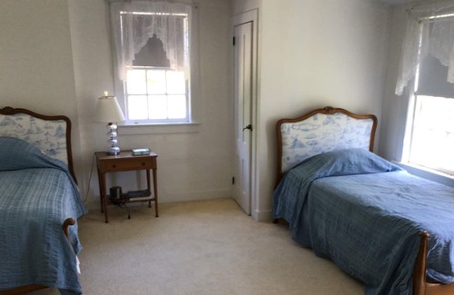 Silver Beach Cottage | Antique elegance in Osterville