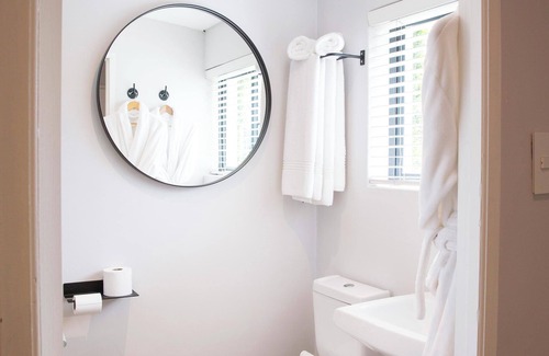 Three Anchor Bay House | Antrim House by Totalstay