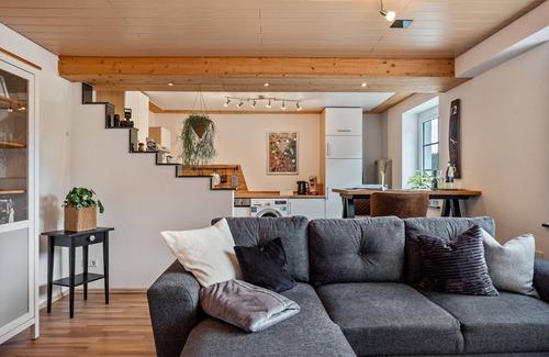 Bubenbach Apartment | Apartment 'Rudemsmännchen' with Terrace and Garden