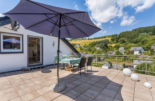 Schmallenberg Apartment | Apartment 'Am Waldrand' with Mountain View, Shared Terrace and Wi-Fi
