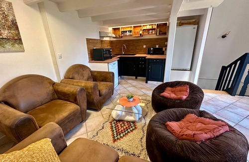 Saint-Capraise-de-Lalinde House | Apartment 'Capraisien' with Shared Garden and Wi-Fi