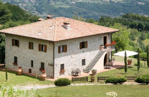 Molazzana Apartment | Apartment Rosmarino (CNG191) in Castelnuovo di Garfagnana - 5 persons, 2 bedrooms