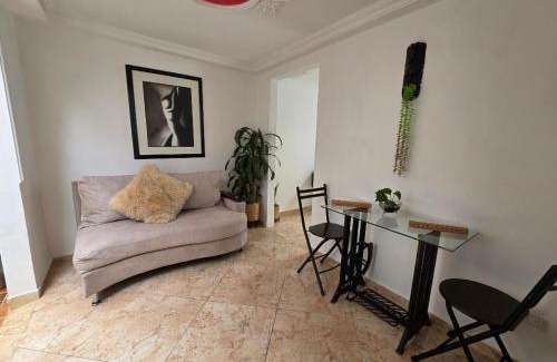 Guayabal Apartment | aparta-estudio cerca estación metro poblado