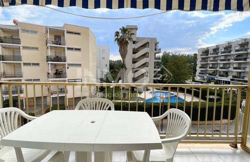 Cambrils Apartment | Apartament with side sea views