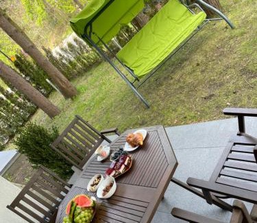 Jastrzebia Gora Apartment | Apartament z ogródkiem, basen, garaż, Villa 4 Pory Roku