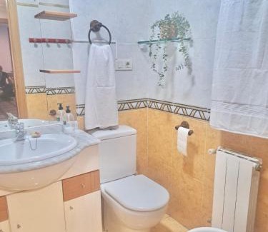Las Campas y San Claudio Apartment | Apartamento a 5 minutos del Centro Parking Privado