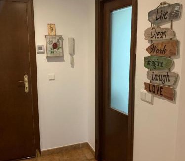 Costa Esuri Apartment | Apartamento con jardín privado y acceso a piscina