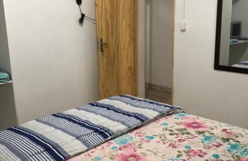 Balneario Guaruja Apartment | Apartamento de 2 quartos com Ar Condicionado na Enseada