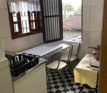 Balneario Guaruja Apartment | Apartamento de 2 quartos com Ar Condicionado na Enseada